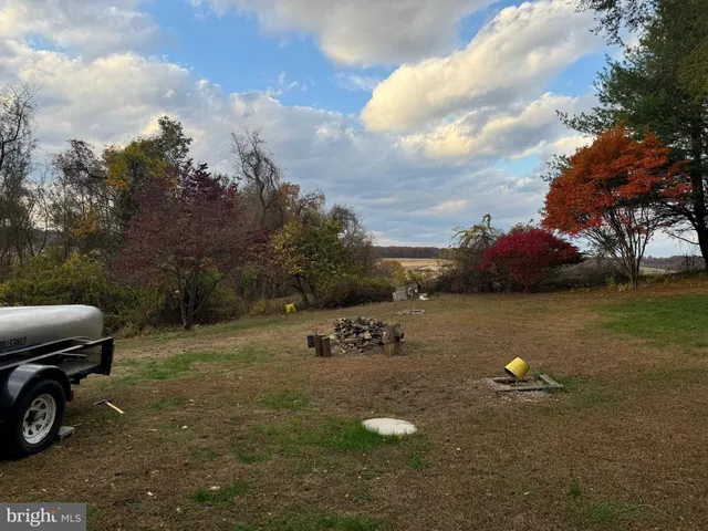 a view of a lake in front of house