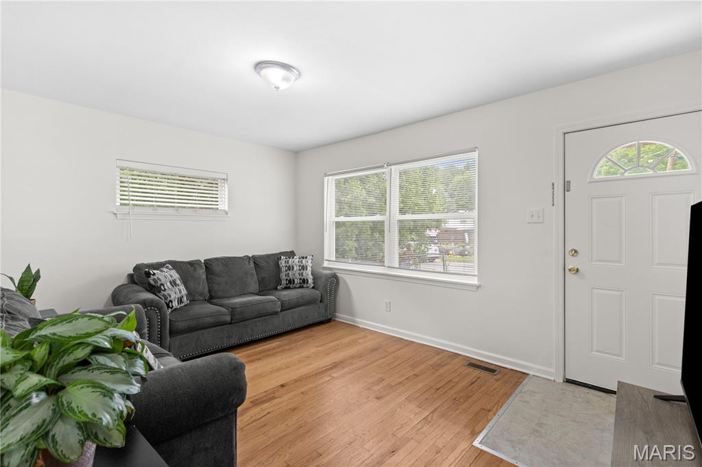 3023 Ridgeway Avenue St. Louis, MO 63114 - Photo 3 of 21 Gallery Image 3