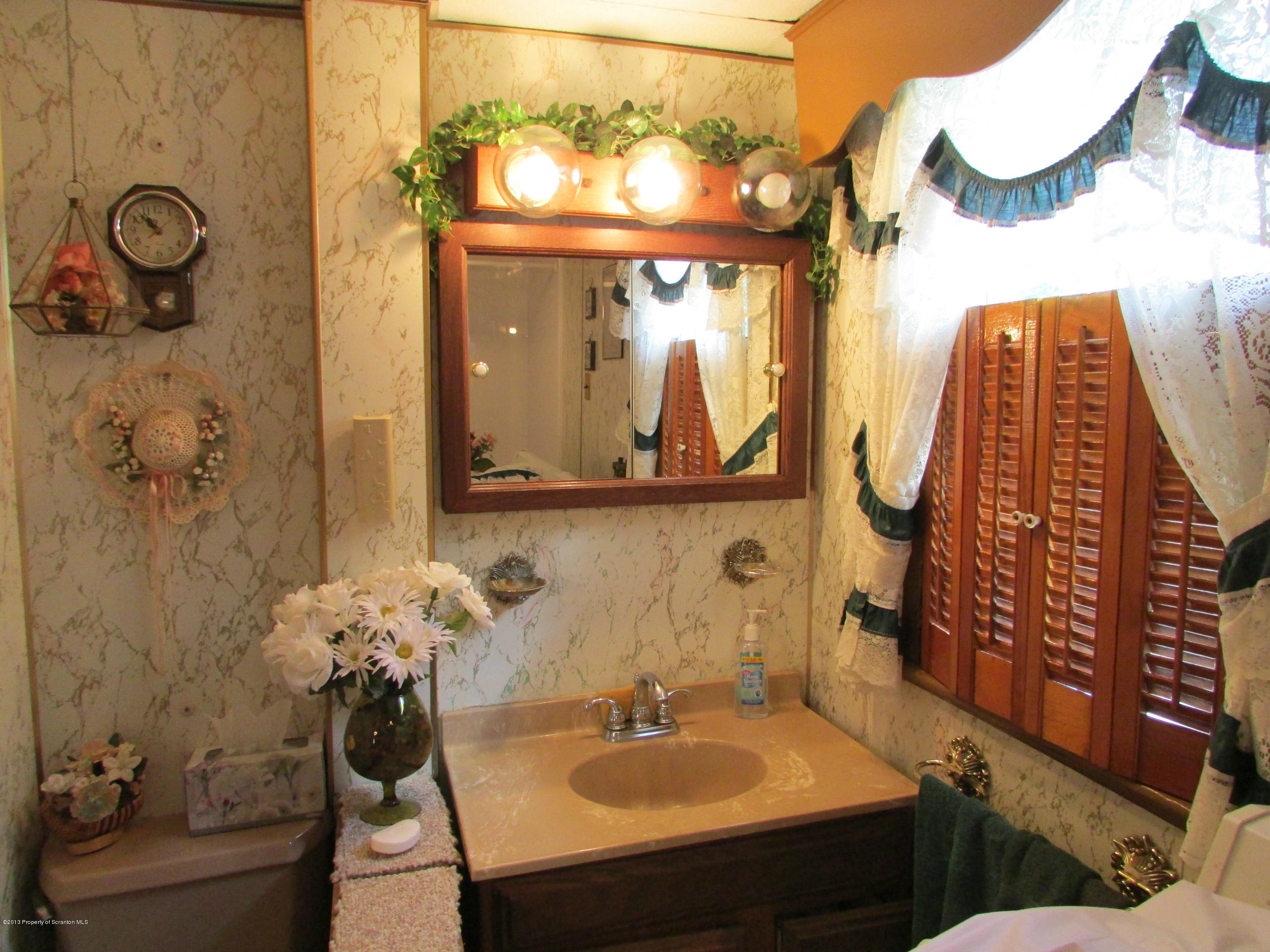 331 Spring Street Scranton, PA 18508 - Photo 3 of 14 Gallery Image 3