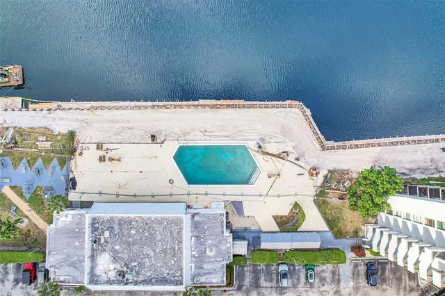 $2,450 | 3401 North Country Club Drive, Unit 307, Aventura, FL 33180