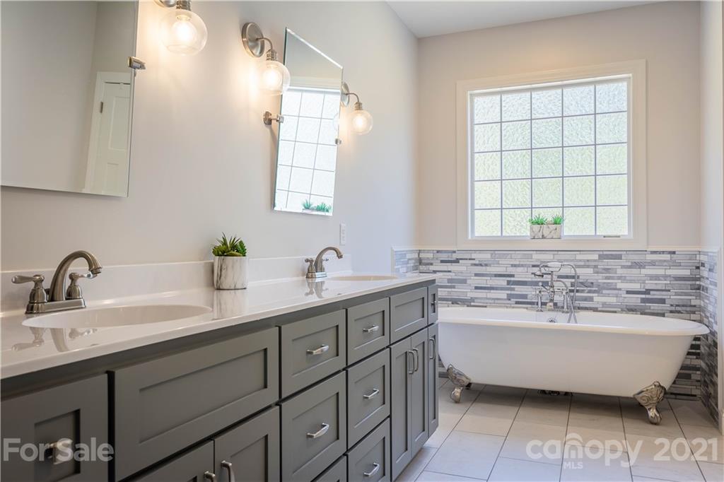 1655 Antioch Road Morganton, NC 28655 - Photo 13 of 32 Gallery Image 13