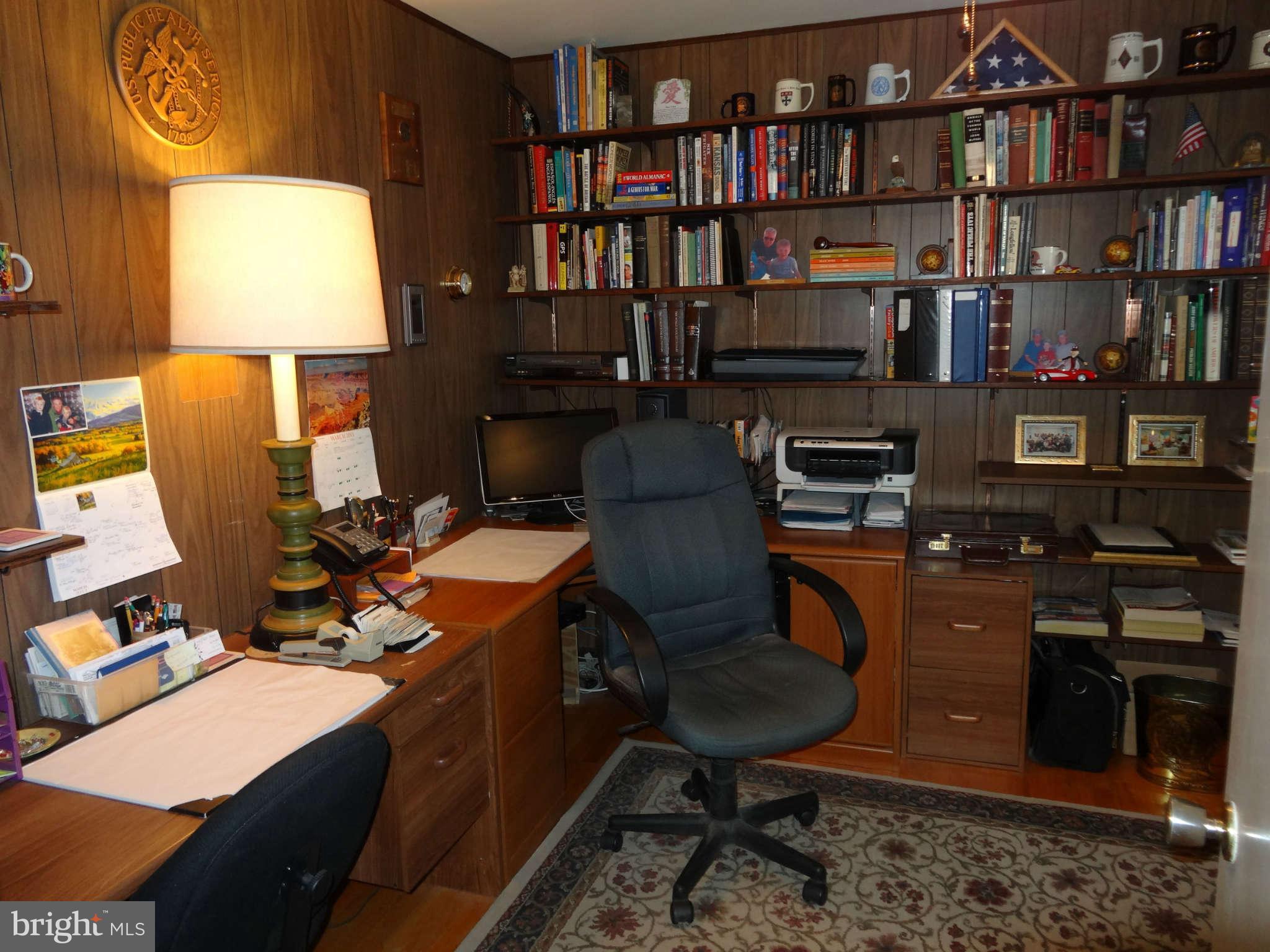 19001 Muncaster Road Derwood, MD 20855 - Photo 7 of 30 Den/Study/Office