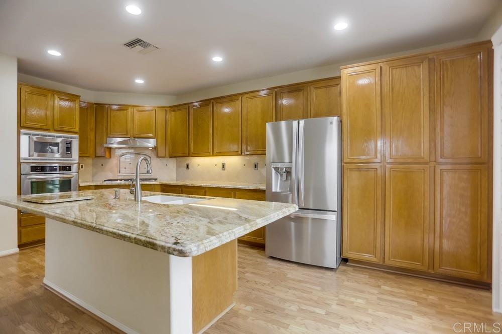 3922 Rill Court Carlsbad, CA 92010 - Photo 10 of 24