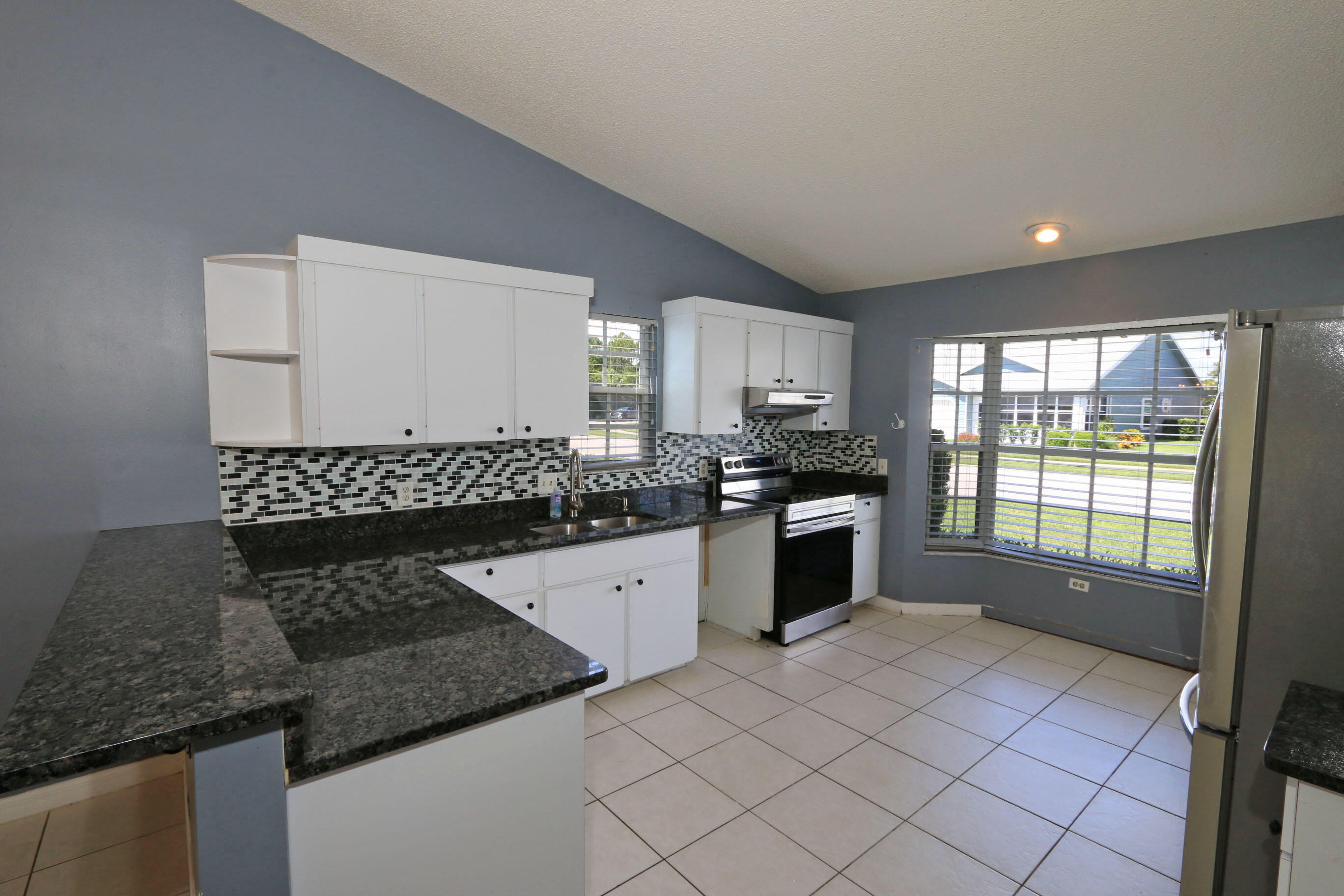 4074 Gator Trace Road Fort Pierce, FL 34982 - Photo 7 of 30 Kitchen