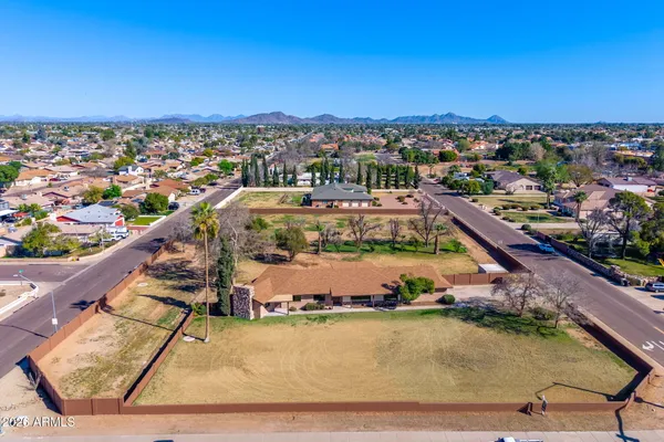$1,300,000 | 10839 North 59th Avenue, Glendale, AZ 85302