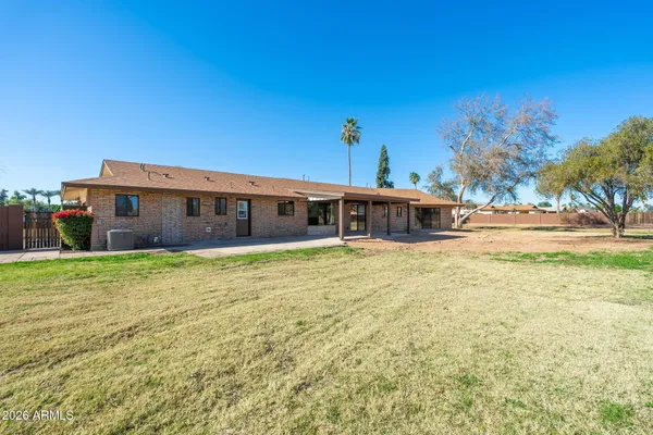 $1,300,000 | 10839 North 59th Avenue, Glendale, AZ 85302
