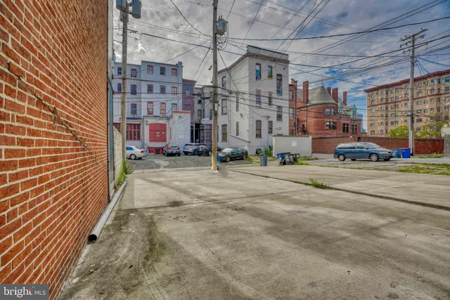 $1,000 | 1208 North Calvert Street, Unit 3, Baltimore, MD 21202