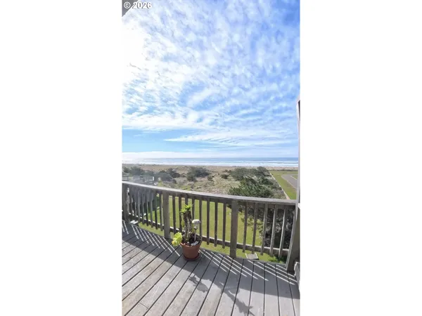$395,000 | 29134 Ellensburg Avenue, Unit 1, Gold Beach, OR 97444