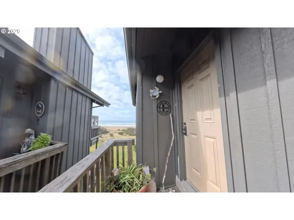 $395,000 | 29134 Ellensburg Avenue, Unit 1, Gold Beach, OR 97444