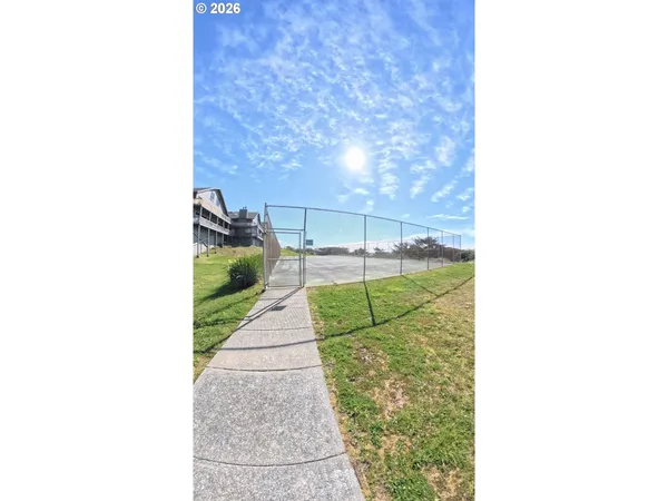 $395,000 | 29134 Ellensburg Avenue, Unit 1, Gold Beach, OR 97444