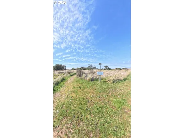$395,000 | 29134 Ellensburg Avenue, Unit 1, Gold Beach, OR 97444