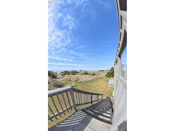 $395,000 | 29134 Ellensburg Avenue, Unit 1, Gold Beach, OR 97444