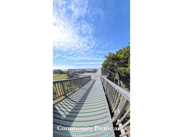 $395,000 | 29134 Ellensburg Avenue, Unit 1, Gold Beach, OR 97444