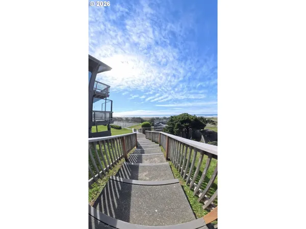 $395,000 | 29134 Ellensburg Avenue, Unit 1, Gold Beach, OR 97444