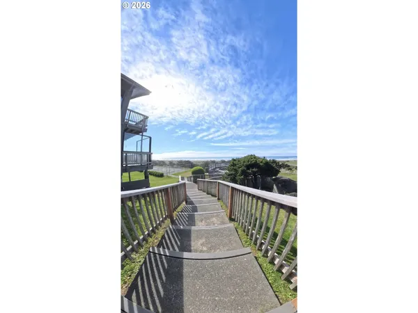 $395,000 | 29134 Ellensburg Avenue, Unit 1, Gold Beach, OR 97444