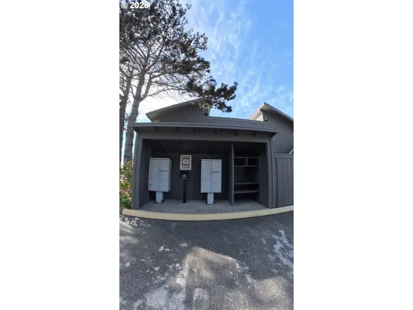 $395,000 | 29134 Ellensburg Avenue, Unit 1, Gold Beach, OR 97444