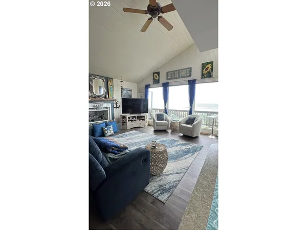 $395,000 | 29134 Ellensburg Avenue, Unit 1, Gold Beach, OR 97444