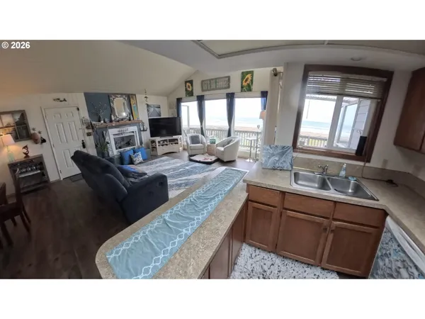 $395,000 | 29134 Ellensburg Avenue, Unit 1, Gold Beach, OR 97444