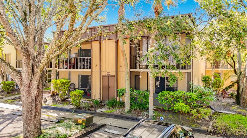 11805 Raintree Lake Lane, Unit B Temple Terrace, FL 33617 - Photo 2 of 35