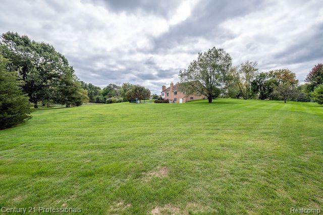 877 Jack Pine Drive Rochester, MI 48306 - Photo 69 of 72 Gallery Image 69