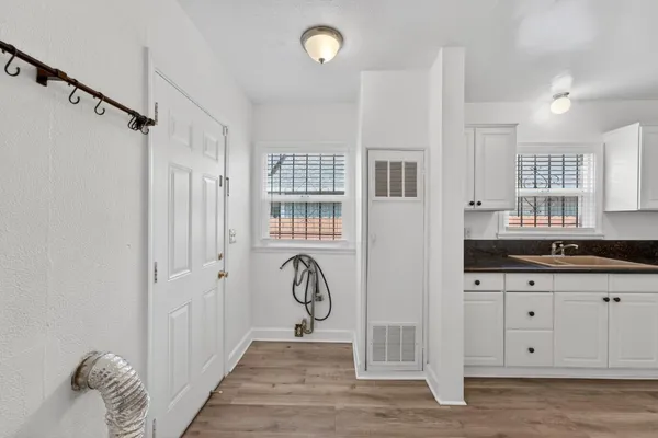 $320,000 | 3244 16th Avenue, Sacramento, CA 95820