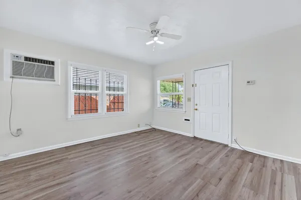 $320,000 | 3244 16th Avenue, Sacramento, CA 95820