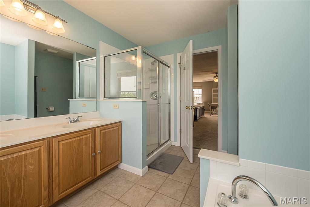 1566 Buckhurst Court Ballwin, MO 63021 - Photo 31 of 53