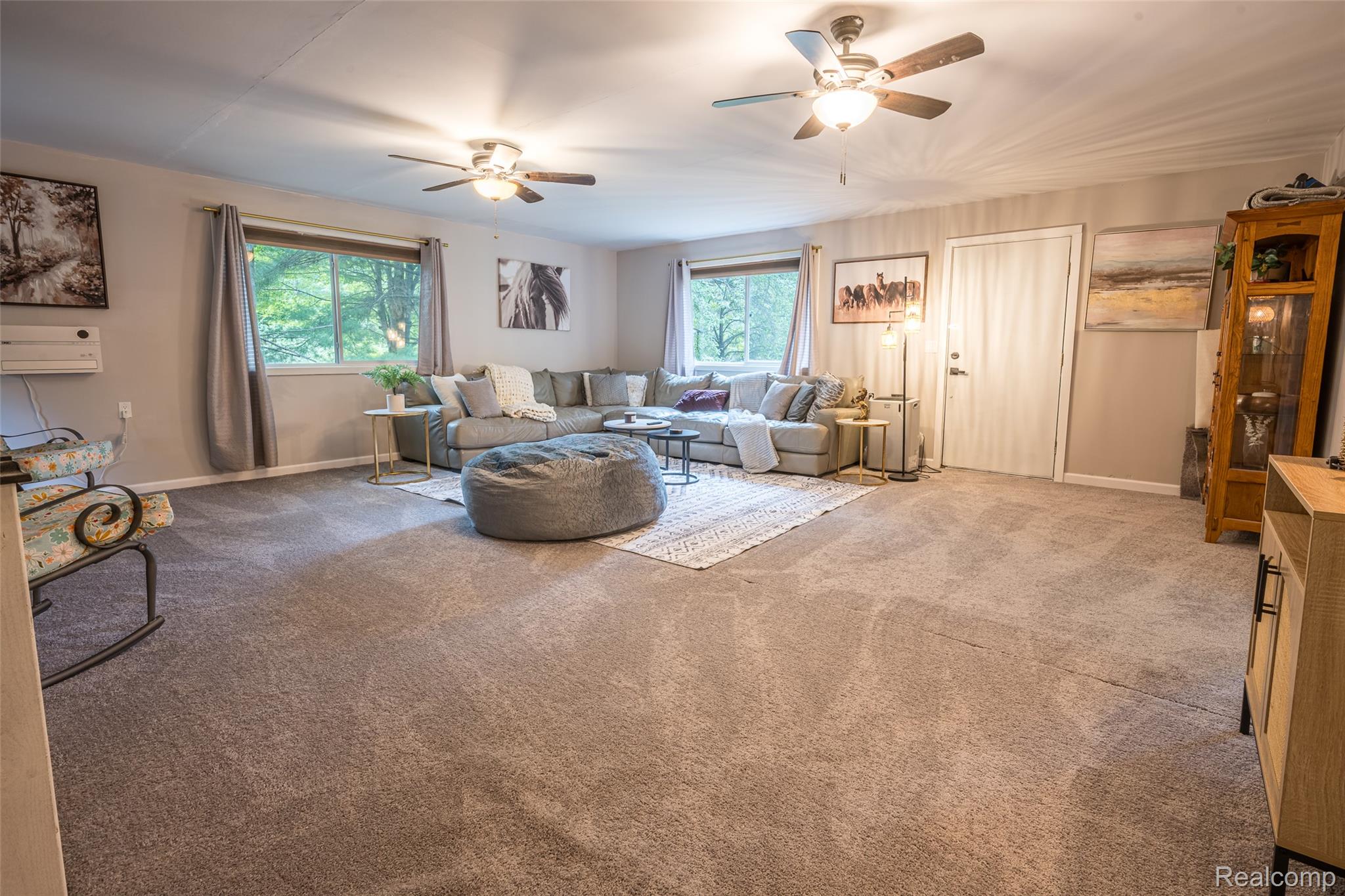 945 North Hockaday Road Gladwin, MI 48624 - Photo 11 of 25 Spacious Living Room