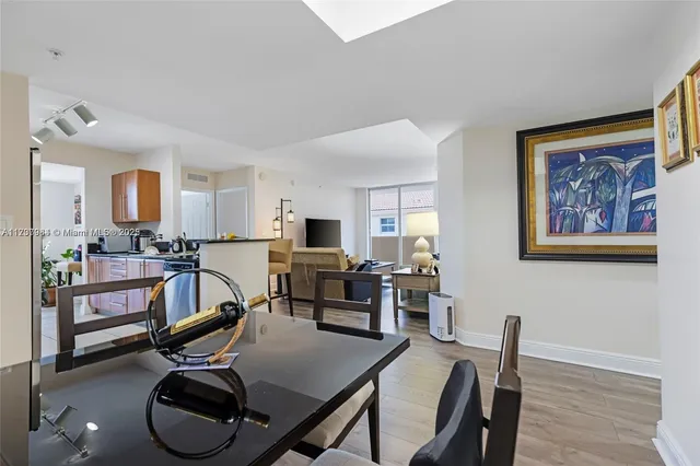 $4,450 | 3232 Southwest 22nd Terrace, Unit 301, Miami, FL 33145