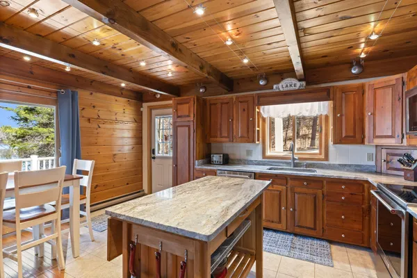 $1,350,000 | 325 Concord Lane, Wakefield, NH 03830