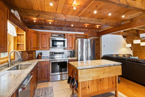 $1,350,000 | 325 Concord Lane, Wakefield, NH 03830