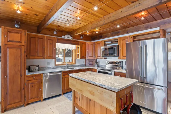 $1,350,000 | 325 Concord Lane, Wakefield, NH 03830