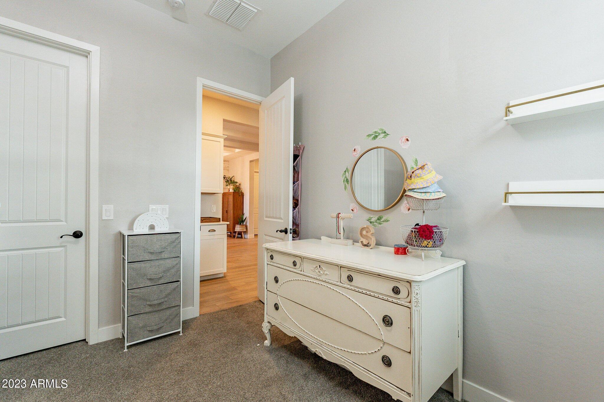 2833 East Appaloosa Road Gilbert, AZ 85296 - Photo 24 of 44 kids bedroom with walk in closet