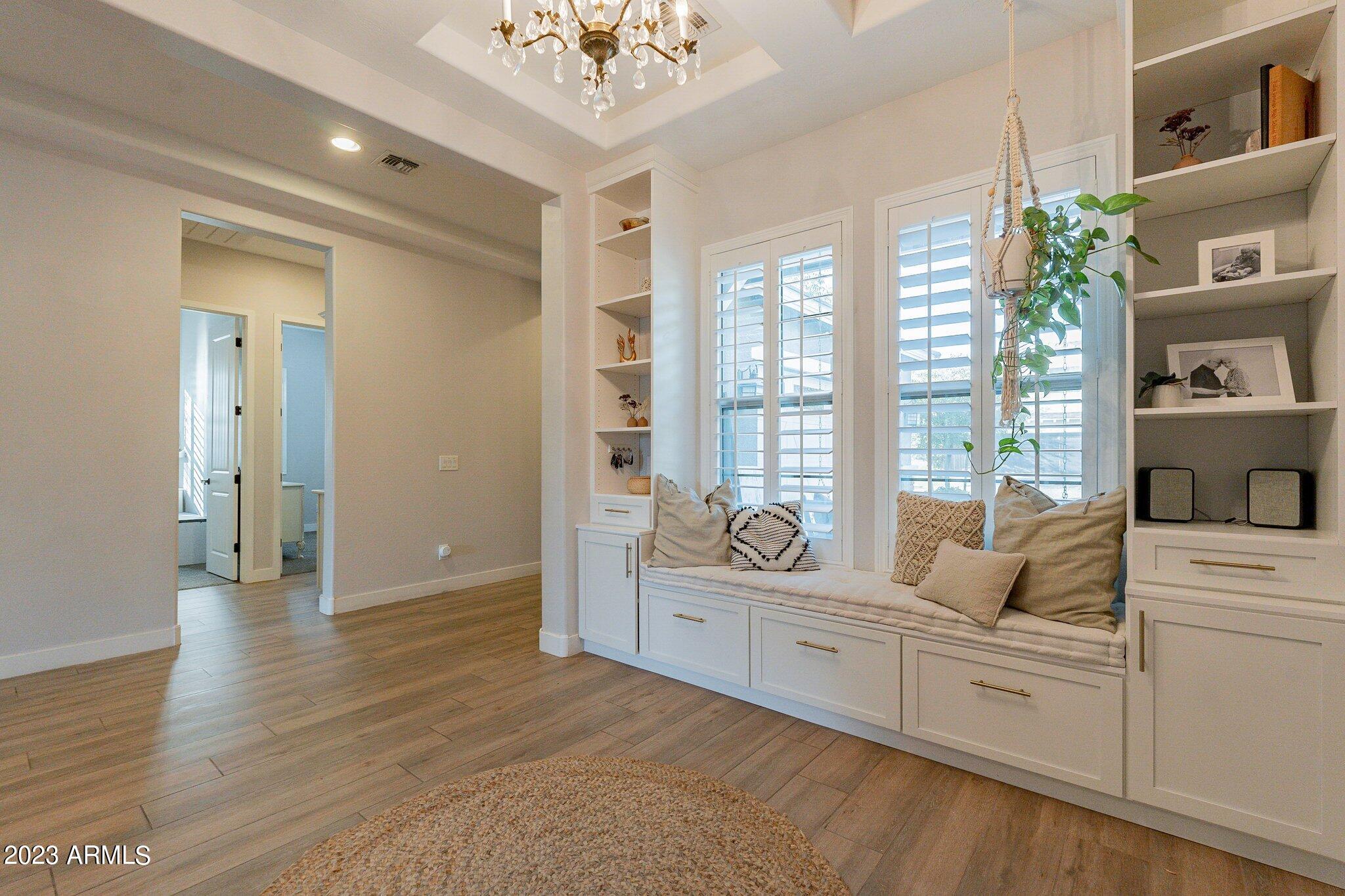 2833 East Appaloosa Road Gilbert, AZ 85296 - Photo 4 of 44 Custom Built Window Seat