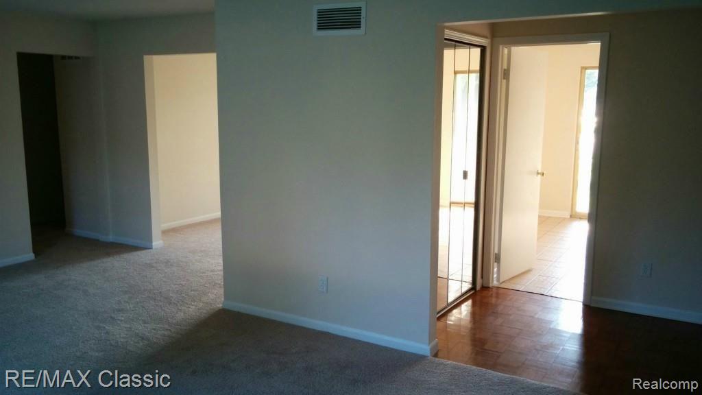 29666 Middlebelt Road Farmington Hills, MI 48334 - Photo 10 of 15