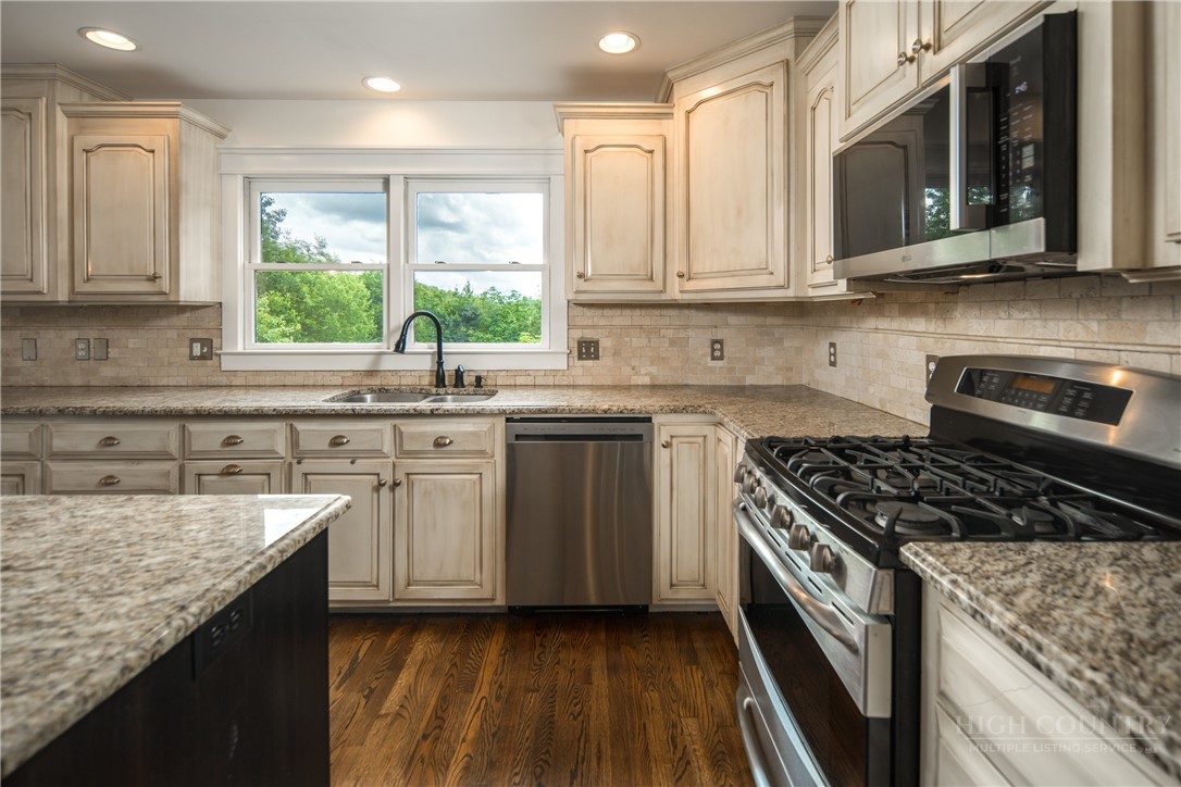 105 Katie Way Boone, NC 28607 - Photo 11 of 50