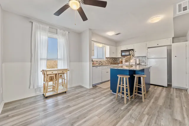 $685,000 | 324 County Road 257, Matagorda, TX 77457