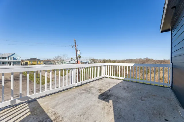 $685,000 | 324 County Road 257, Matagorda, TX 77457