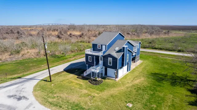 $685,000 | 324 County Road 257, Matagorda, TX 77457