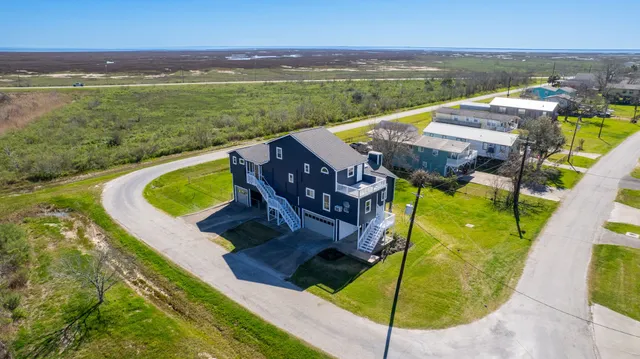 $685,000 | 324 County Road 257, Matagorda, TX 77457