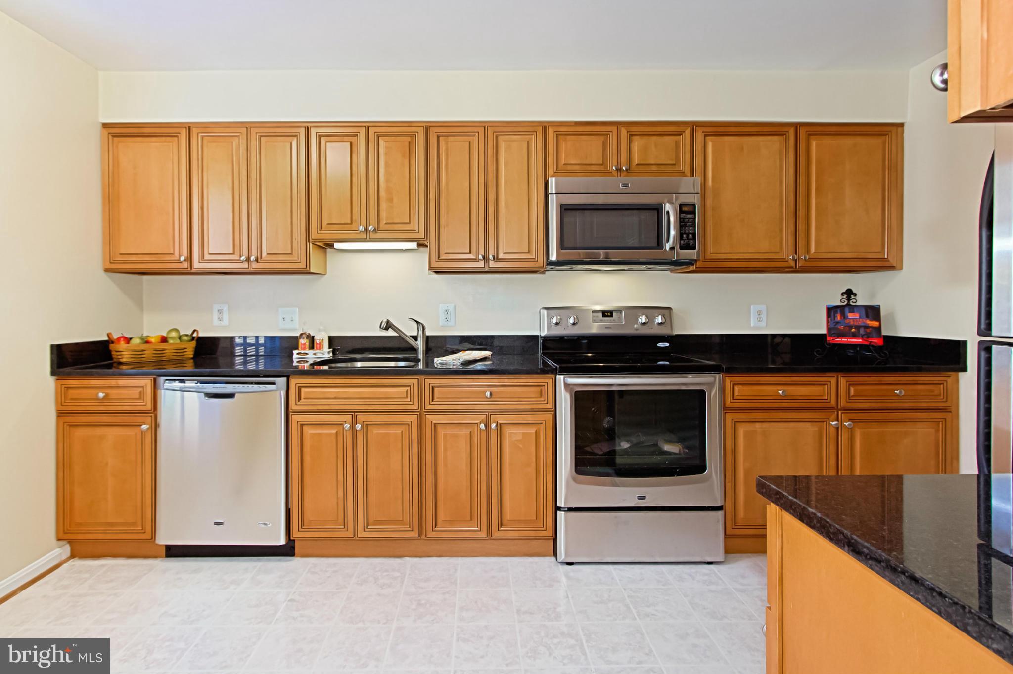 7016 Leestone Street Springfield, VA 22151 - Photo 11 of 30 Kitchen