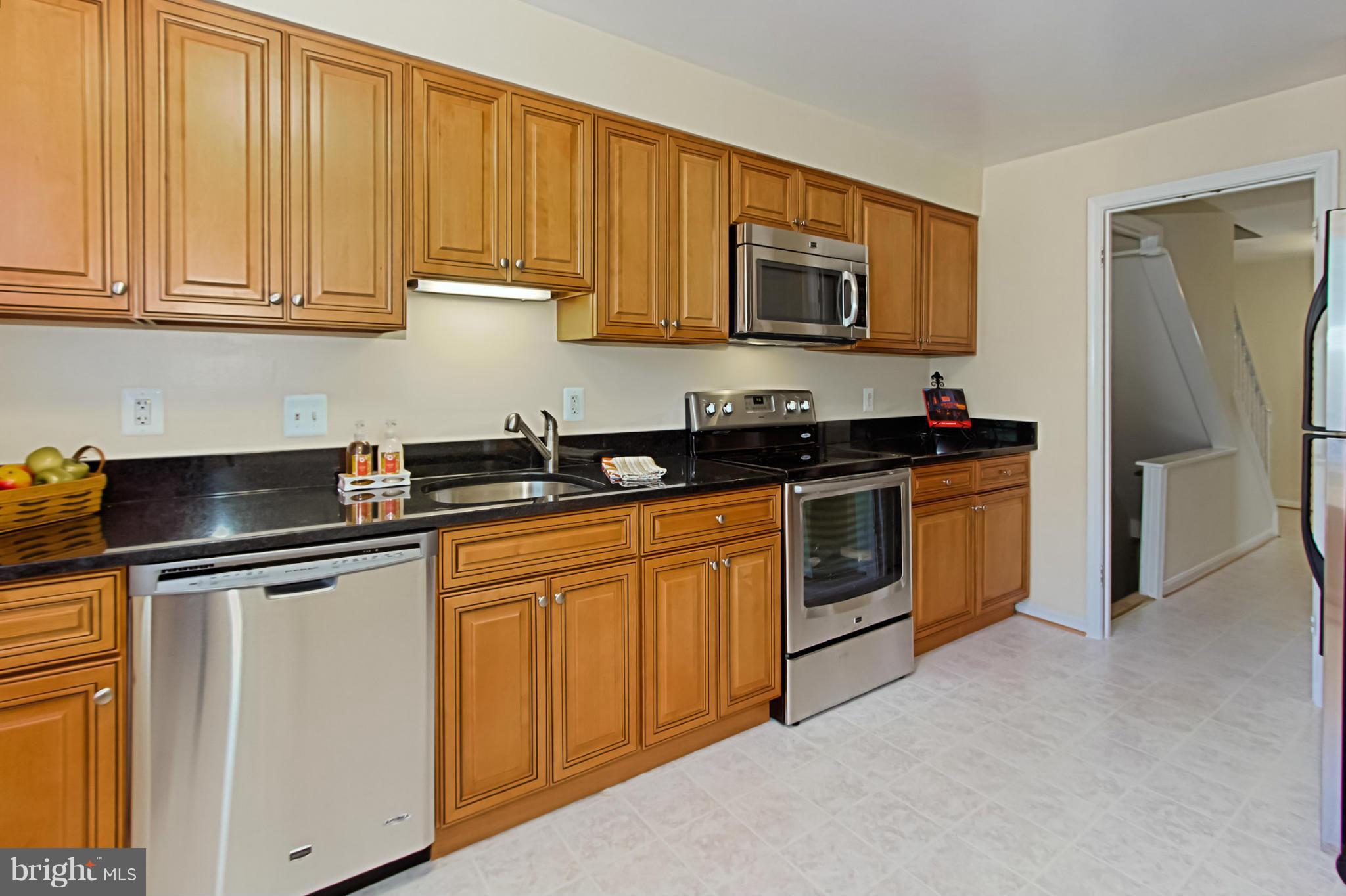 7016 Leestone Street Springfield, VA 22151 - Photo 12 of 30 Kitchen