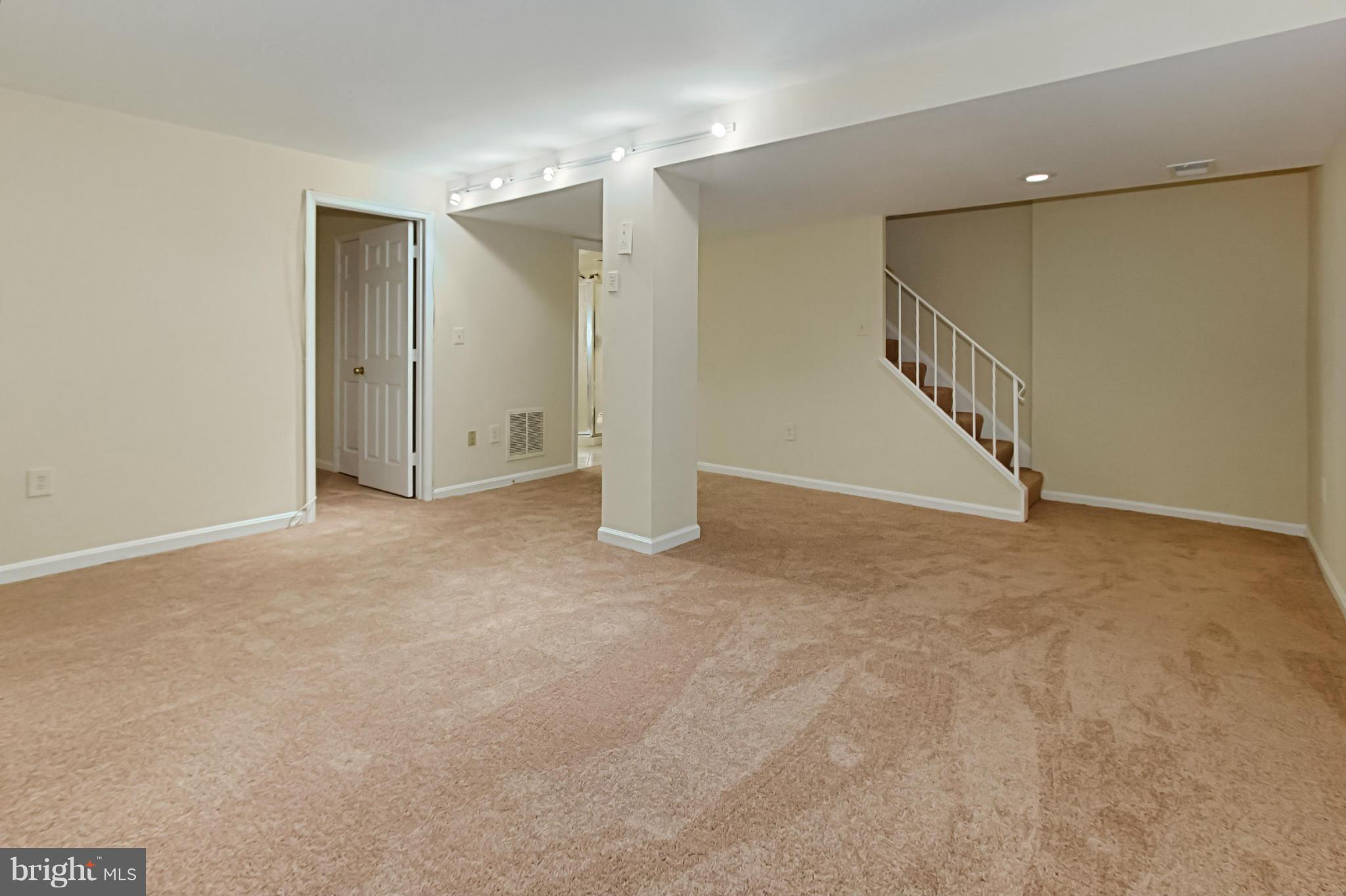7016 Leestone Street Springfield, VA 22151 - Photo 25 of 30 Great Room