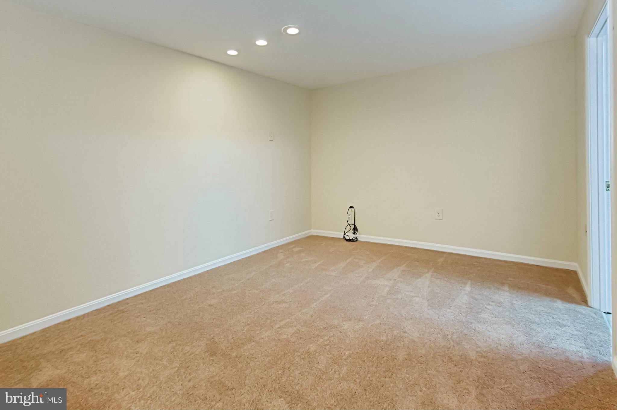7016 Leestone Street Springfield, VA 22151 - Photo 26 of 30 Office/Library/Craft Room
