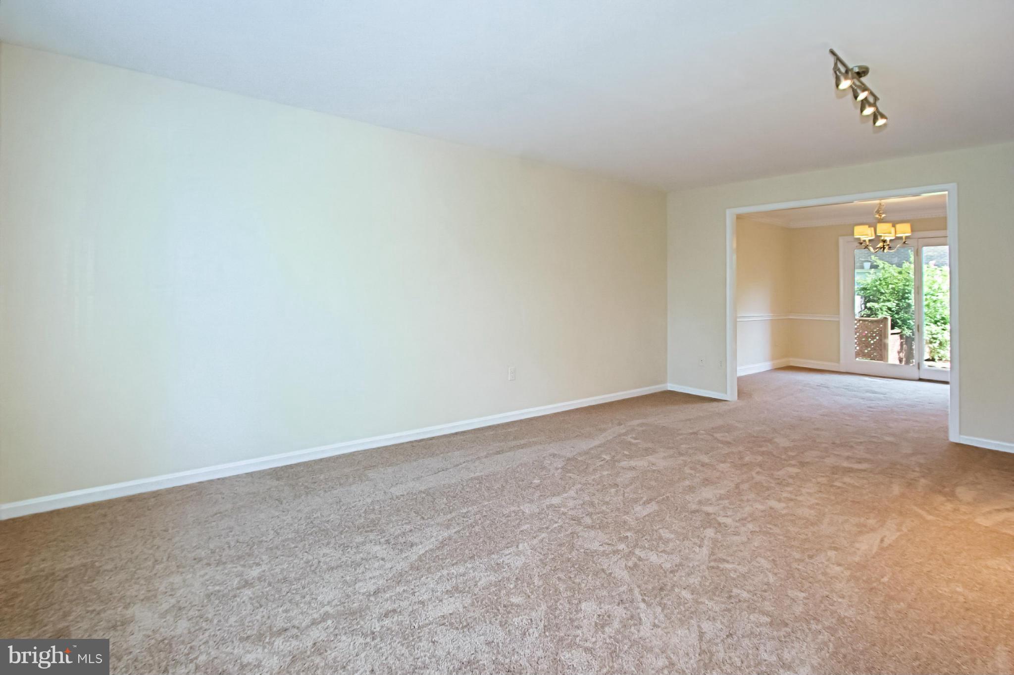 7016 Leestone Street Springfield, VA 22151 - Photo 6 of 30 Living Room