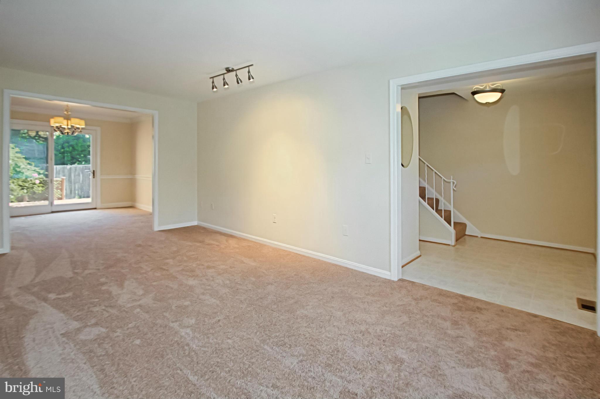 7016 Leestone Street Springfield, VA 22151 - Photo 7 of 30 Living Room