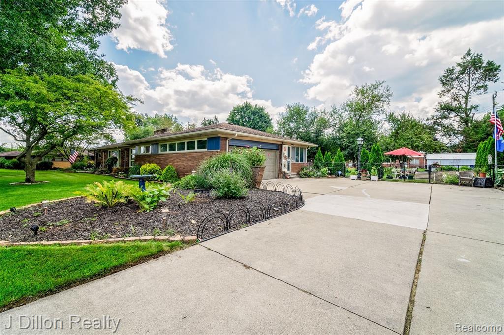26275 Graham Road Redford, MI 48239 - Photo 5 of 78 Gallery Image 5