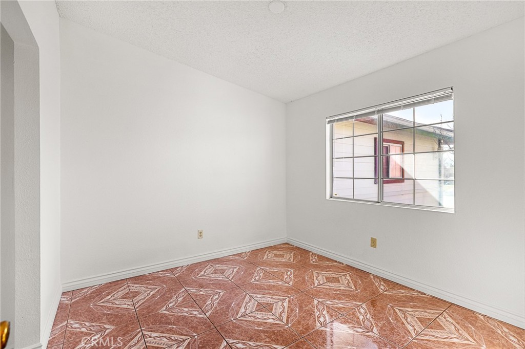 1002 Oregon Trail Banning, CA 92220 - Photo 15 of 35 Bedroom 1
