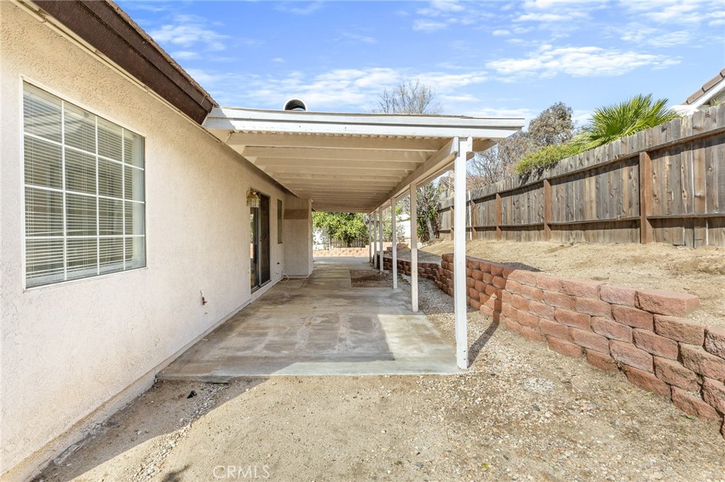 1002 Oregon Trail Banning, CA 92220 - Photo 4 of 35 Backyard S to N