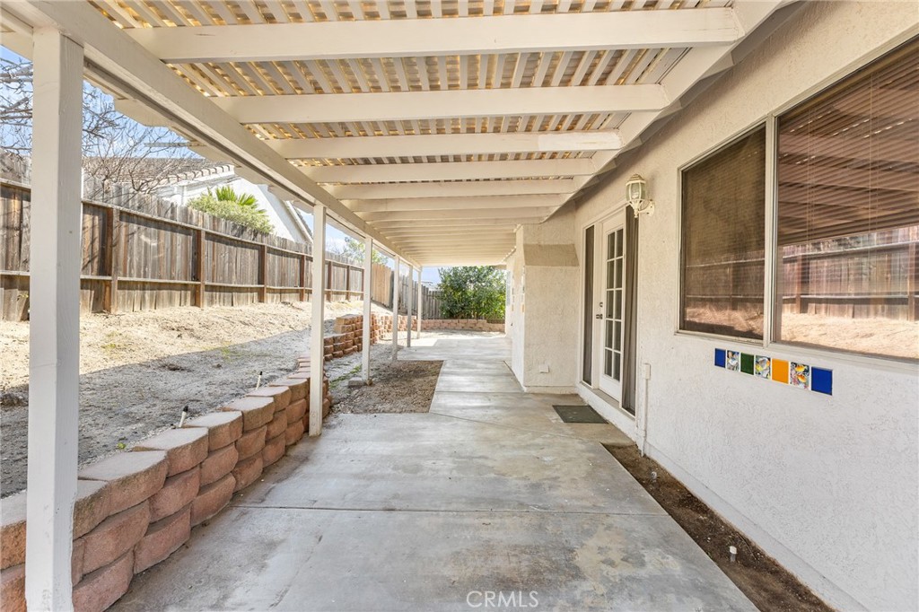1002 Oregon Trail Banning, CA 92220 - Photo 7 of 35 Backyard N to S